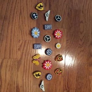 Croc accessories 18 pieces (Bentley Mercedes)